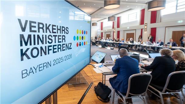 Auto, Bahn, D-Ticket - die Beschlüsse der Verkehrsminister Beim Deutschlandticket stellte die Verkehrsministerkonferenz die Weichen für einen Preismechanismus, der ab 2027 gelten soll.