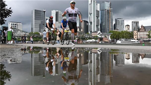 Kampf der Ironman-Giganten: Lange gegen Blummenfelt Beim Heimrennen von Patrick Lange dominierte Blummenfelt. (Archivbild)