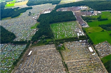 Beim Hurricane hält der Veranstalter große Parkflächen vor - dafür sollen die Fans in Zukunft zahlen.