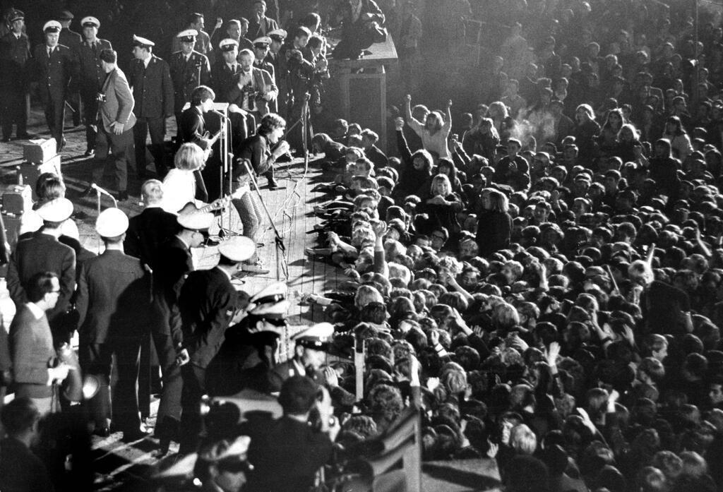 Beim Konzert kommt es zu Ausschreitungen zwischen Fans, Ordnern und Polizei. (Archivbild)
