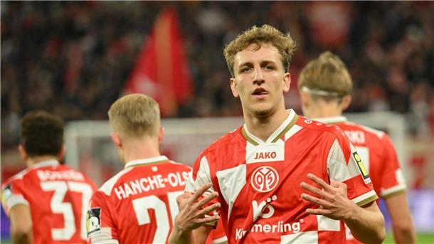 Henriksen rotiert kräftig – Mainz siegt in Europa weiter Bejubelte das Führungstor: Nelson Weiper.