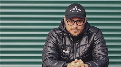 Benedetto Muzzicato, aus Bremerhaven stammender Trainer von Viktoria Berlin.