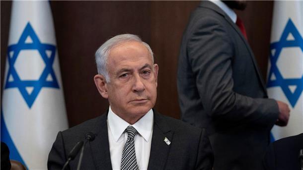 Benjamin Netanjahu (M), Ministerpräsident von Israel, kündigt einen „breit angelegten Einsatz“ gegen palästinensische Attentäter vor.