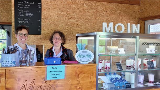 Bereit für die neue Saison sind Karin Schumacher vom Melkhus in Berne-Orth und Annemarie Cornelius vom Melkhus Butjadingen-Seeverns.