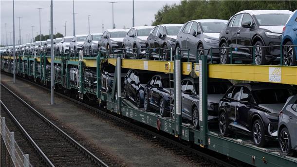 Bereit zur Auslieferung: E-Autos von VW in Zwickau.
