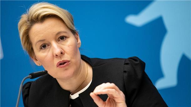 Berlins Regierende Bürgermeisterin Franziska Giffey (SPD) bei einer Pressekonferenz in Berlin.