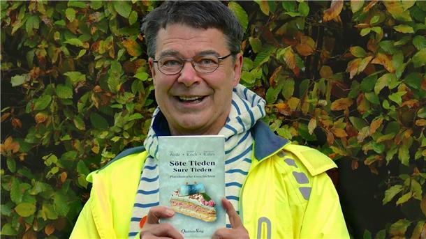 Bernhard Koch, der in Lamstedt-Wohlenbeck aufgewachsen ist, hat das Buch „Söte Tieden, sure Tieden“ gemeinsam mit Petra Wede sowie Hans-Hinrich Kahrs, der in Alfstedt wohnt und viele Jahre lang am Hemmoorer Gymnasium unterrichtete, herausgebracht.