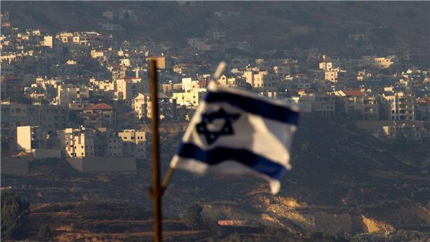 Rund 100 Raketen aus dem Libanon Richtung Israel abgefeuert Beschuss aus dem Libanon: Raketen wurden auf Ziele in den von Israel besetzten Golanhöhen abgefeuert.