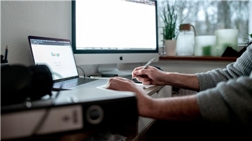 Besonders beliebt ist Homeoffice bei IT-Dienstleistern, Unternehmensberatern und bei Angestellten in der Werbung und Marktforschung.