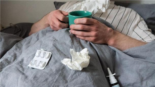 Erkältungswelle sorgt für hohen Krankenstand Besonders im Januar und Februar waren in Niedersachsen viele Beschäftigte wegen Grippe oder Erkältung krankgeschrieben. (Symbolbild)