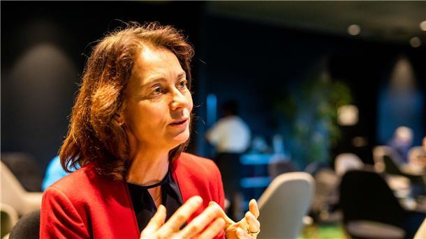 Barley: Oft keine konservative Brandmauer mehr gegen Rechts „Besonders in Deutschland erleben wir bei CDU und CSU einen strammen Rechtskurs“, sagt EU-Parlaments-Vizepräsidentin Katarina Barley (SPD).