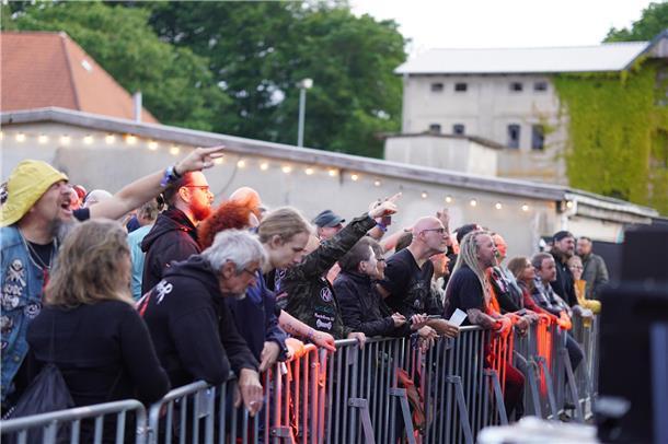 Beste Stimmung vor der Bühne.