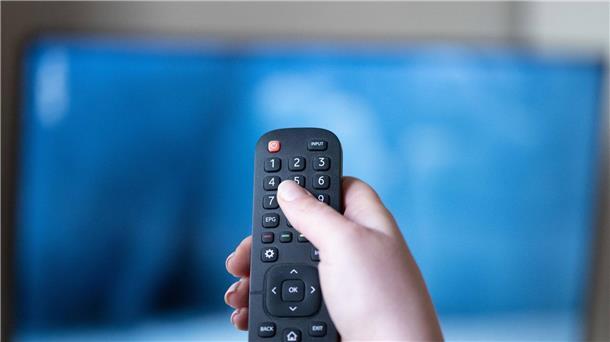 Vodafone und Vonovia: Vertrag für 120.000 Wohnungen Betroffenen Vonovia-Mietern steht künftig über das Kabelnetz von Vodafone eine weitere Zugangsmöglichkeit zum Internet bereit. Für den Fernsehempfang haben die Mieter die Möglichkeit, das Signal aus der Kabeldose künftig von Vodafone zu beziehen.