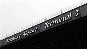 Bevor das neue Terminal in Betrieb geht, plant der Flughafenbetreiber Fraport einen Testlauf. (Archivbild)