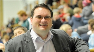 BFV-Präsident Björn Fecker stellt sich bei der Wahl des DFB-Präsidenten hinter Kandidat Bernd Neuendorf.