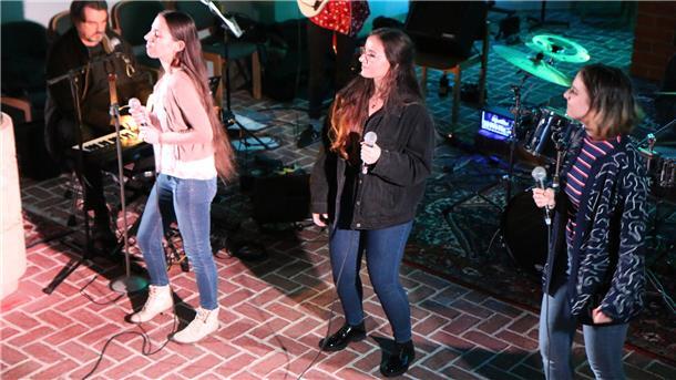 Die christliche Band Released spielt in der St. Viti-Kirche. 
