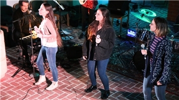 Die christliche Band Released spielt in der St. Viti-Kirche. 