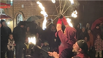 Feuershow beim Horstedter Weihnachtszauber