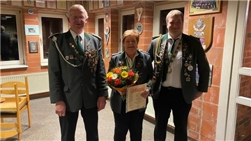 Breddorfer Schützen würdigen Treue zum Verein