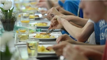Ist das Mittagessen in der Schule kindgerecht?
