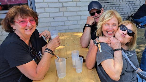 (Mit großer Bildergalerie) Harte Riffs und heiße Stimmung beim Rock House Festival