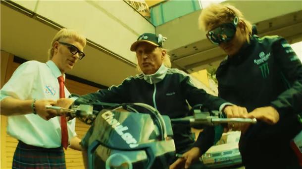 Otto Waalkes auf dem Motorrad.
