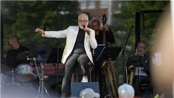 Hans Neblung bringt den Mambo mit