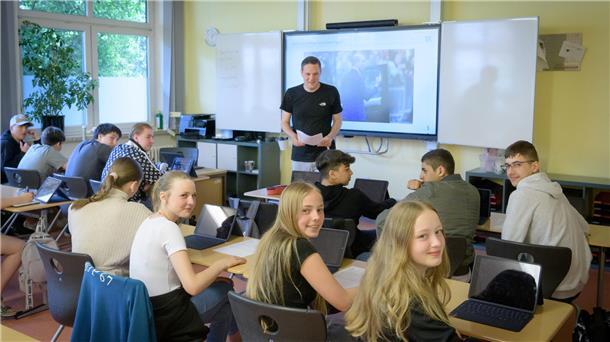 Die Klasse 8b von Holger Voigts an der Johann-Gutenberg-Schule engagierte sich sehr beim Thema "Fake News"