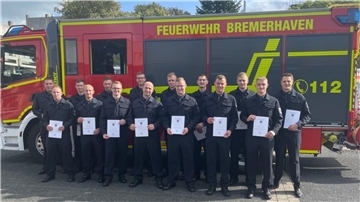Angehende Brandmeister bestehen Prüfung zum Truppführer 