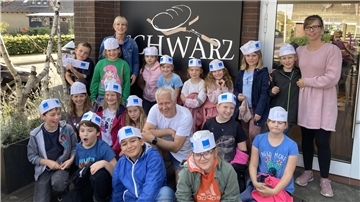 Elsdorfer Grundschüler besuchen Bäckerei Schwarz