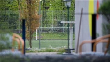 Fußball-Trainer in Rage greift zur Demontage