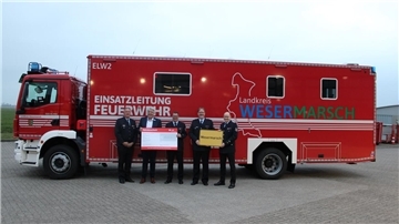 Landessparkasse spendet 10.000 Euro an Kreisfeuerwehr