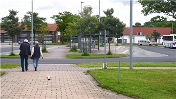 Zwei Menschen