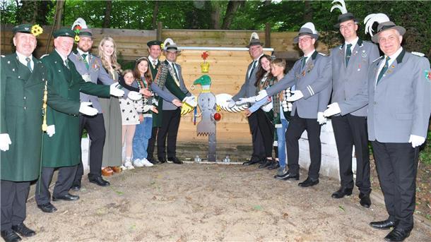 167. Bremervörder Schützenfest mit Vogelrichtfeier eröffnet 167. Bremervörder Schützenfest mit Vogelrichtfeier eröffnet