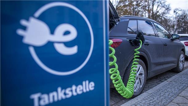 Tipps und Tricks zum Thema Elektromobilität im Gemeindehaus Ringstedt Tipps und Tricks zum Thema Elektromobilität im Gemeindehaus Ringstedt
