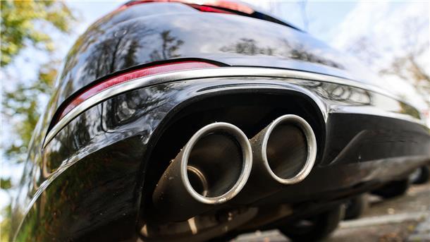 Kommentar: Die Politik droht beim Autogipfel unter Druck falsch abzubiegen