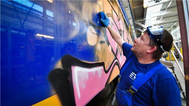Der Kampf der Bahn gegen Graffiti Der Kampf der Bahn gegen Graffiti