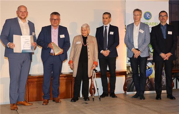 Auszeichnung für die Gemeinde Hagen Auszeichnung für die Gemeinde Hagen