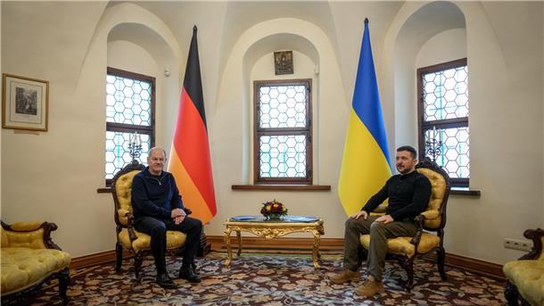 Des Kanzlers Ukraine-Besuch kommt zur rechten Zeit