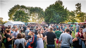 Das Foto zeigt die Teilnehmer des Fonsstock-Festivals in Nordenham.