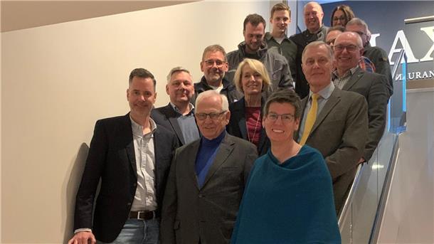 Christian Dürr (FDP) trifft Nordenhamer Mittelstand FDP-Bundestragsfraktionschef Christian Dürr mit Nordenhamer Mittelständlern
