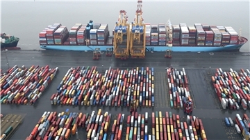 Weniger Containerumschlag in Bremerhaven.