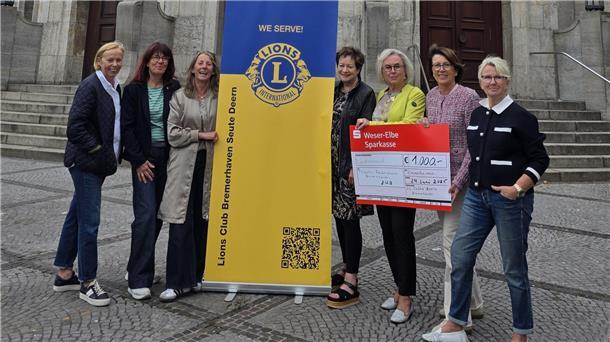 Lions Club Seute Deern spendet 1.000 Euro für das JUB Lions Club Seute Deern spendet 1.000 Euro für das Junge Theater Bremerhaven.