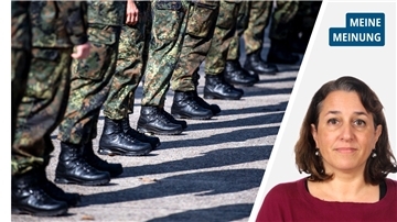 Soldaten stehen in Reih und Glied