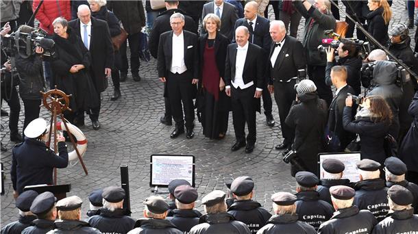 Schaffermahlzeit öffnet sich komplett für Frauen