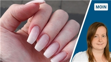 Links ist eine Frauenhand mit Babyboomer-Fingernägeln zu sehen. Rechts ist ein Portrait von Anna Böker zu sehen. 