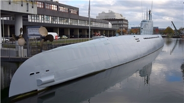 Das U-Boot „Wilhelm Bauer“ liegt seit 1984 als Technikmuseum im Alten Hafen. Mehr als 80.000 „Seh“-Leute besuchen das Unterseeboot in jedem Jahr.