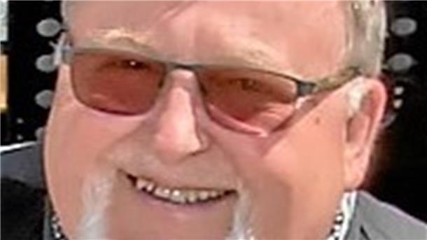 Mann mit Brille