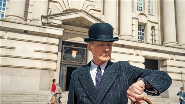Bill Nighy als Rodney Williams in „Living - Einmal wirklich leben“.