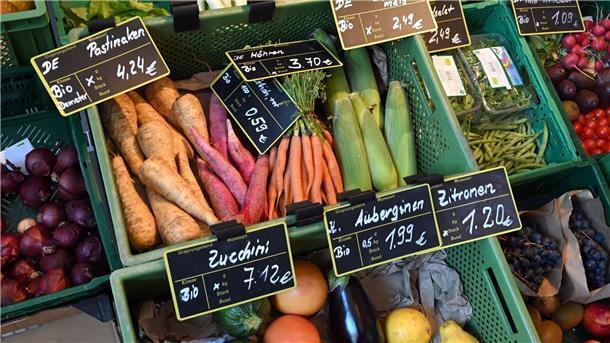 Bio-Gemüse in einem Laden: Die Bundesregierung will das Bio-Wachstum mit verschiedenen Maßnahmen ankurbeln.